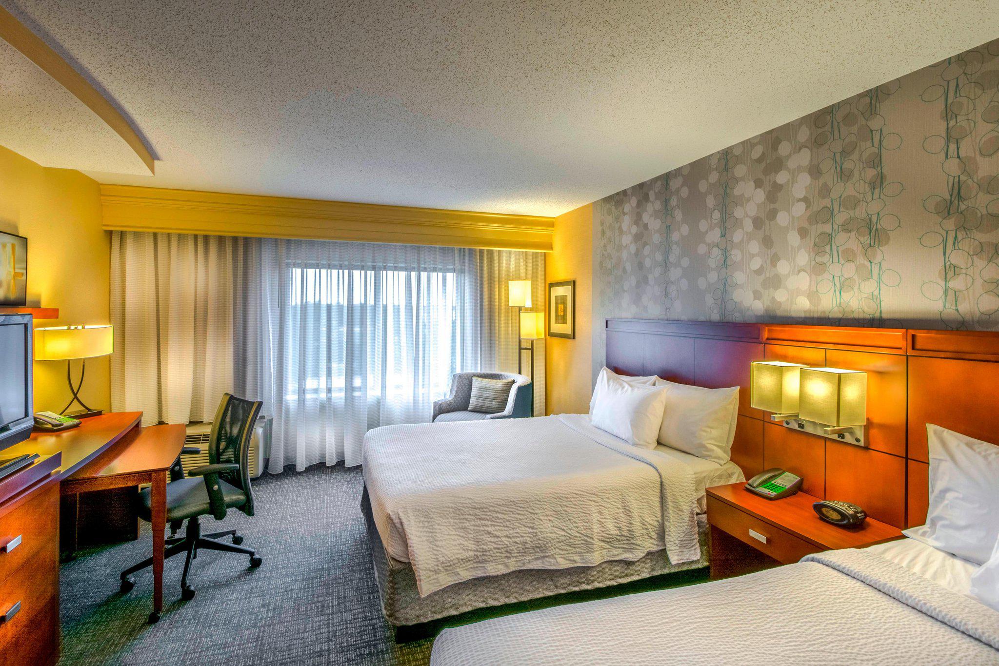 Courtyard by Marriott Greensboro Airport Photo