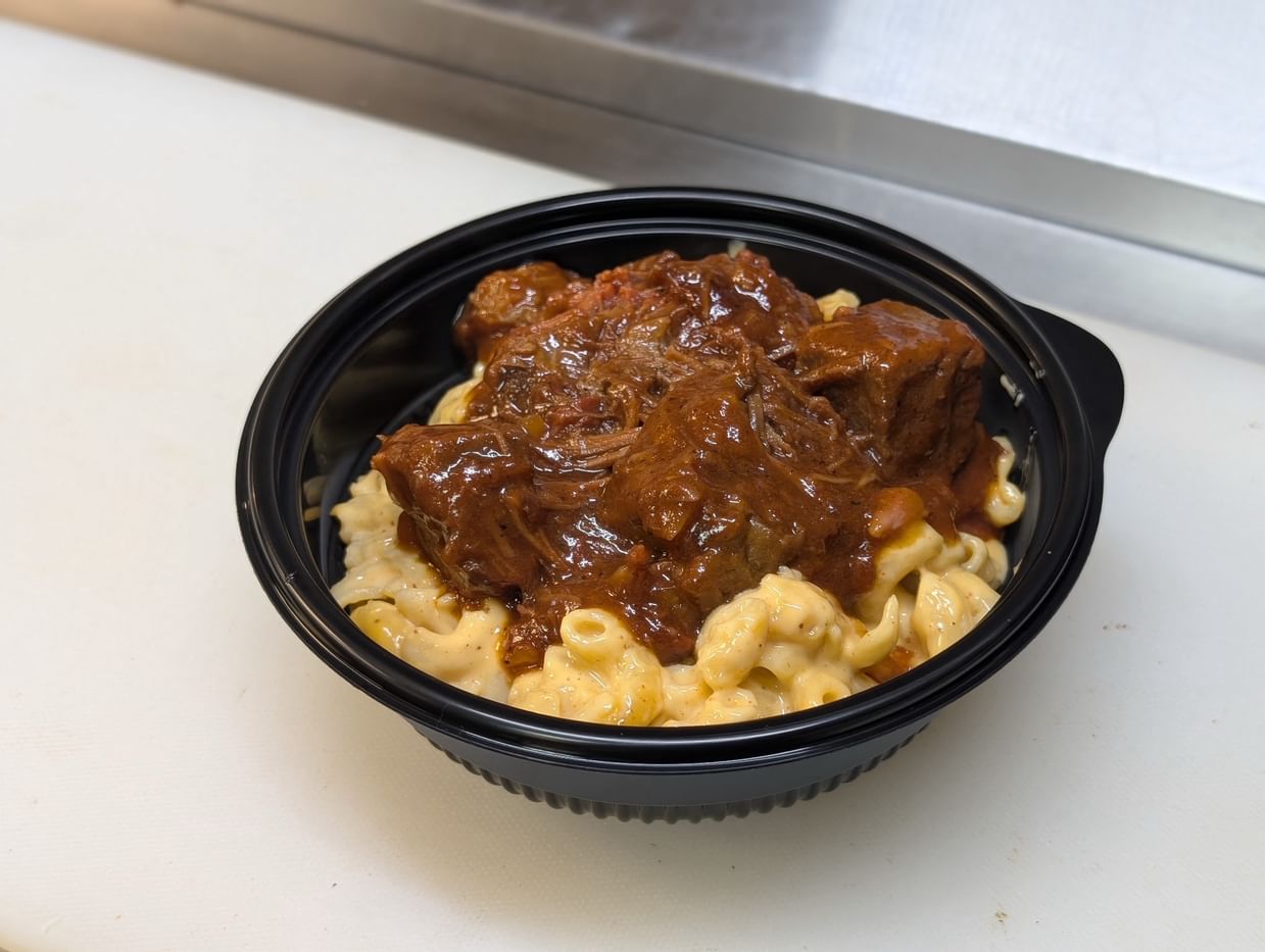Mac Bowl with Chopped BBQ Beef