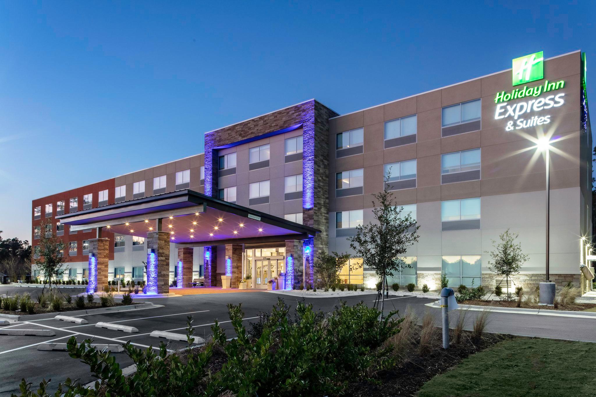 Holiday Inn Express & Suites Wilmington West - Medical Park Photo