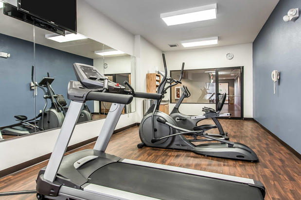 Images Comfort Suites
