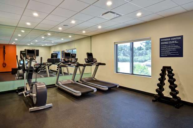 Images Tru by Hilton Sterling Heights Detroit