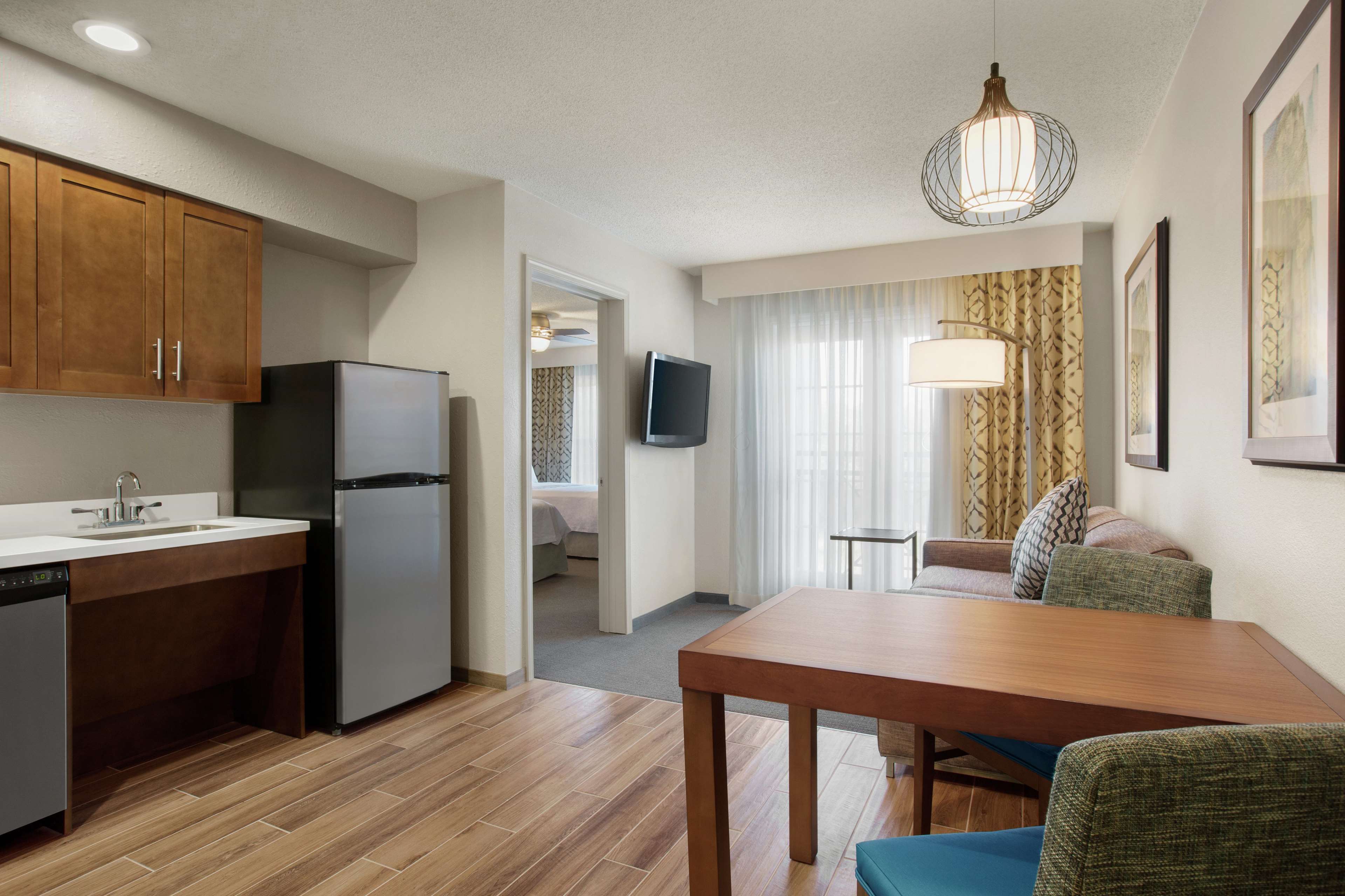 Homewood Suites by Hilton Kansas City-Airport Photo