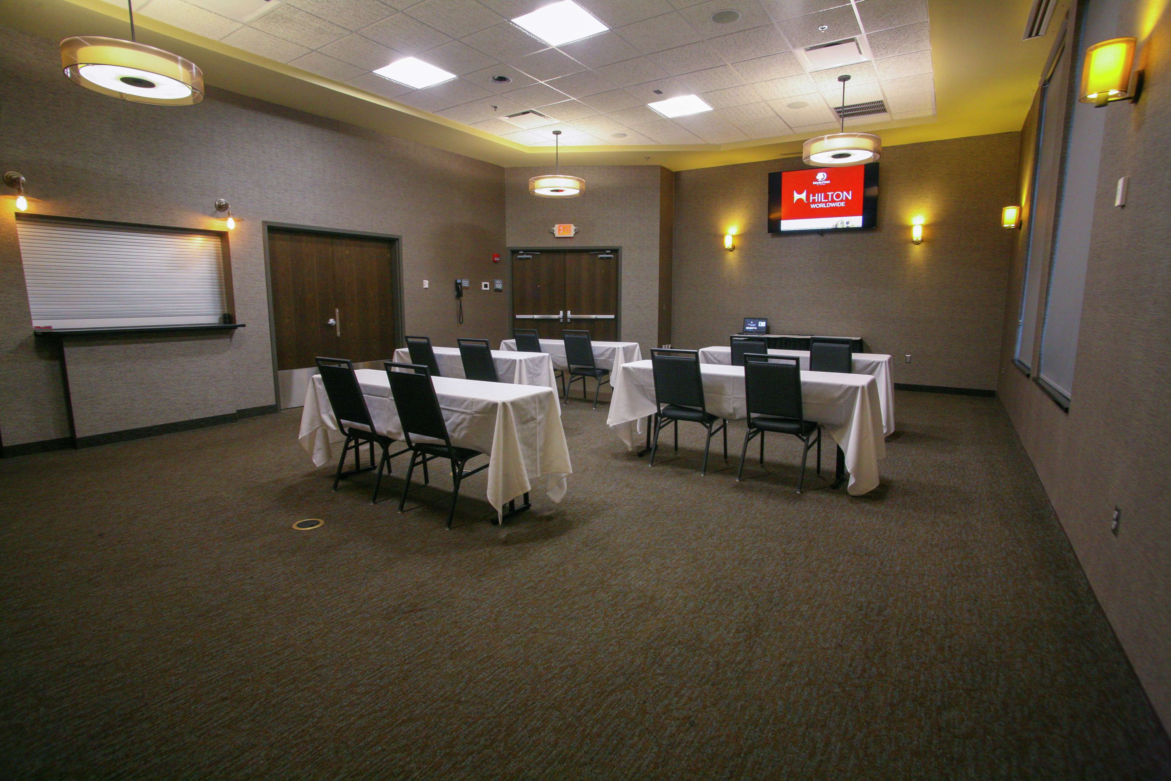 DoubleTree by Hilton Hotel Bemidji Photo