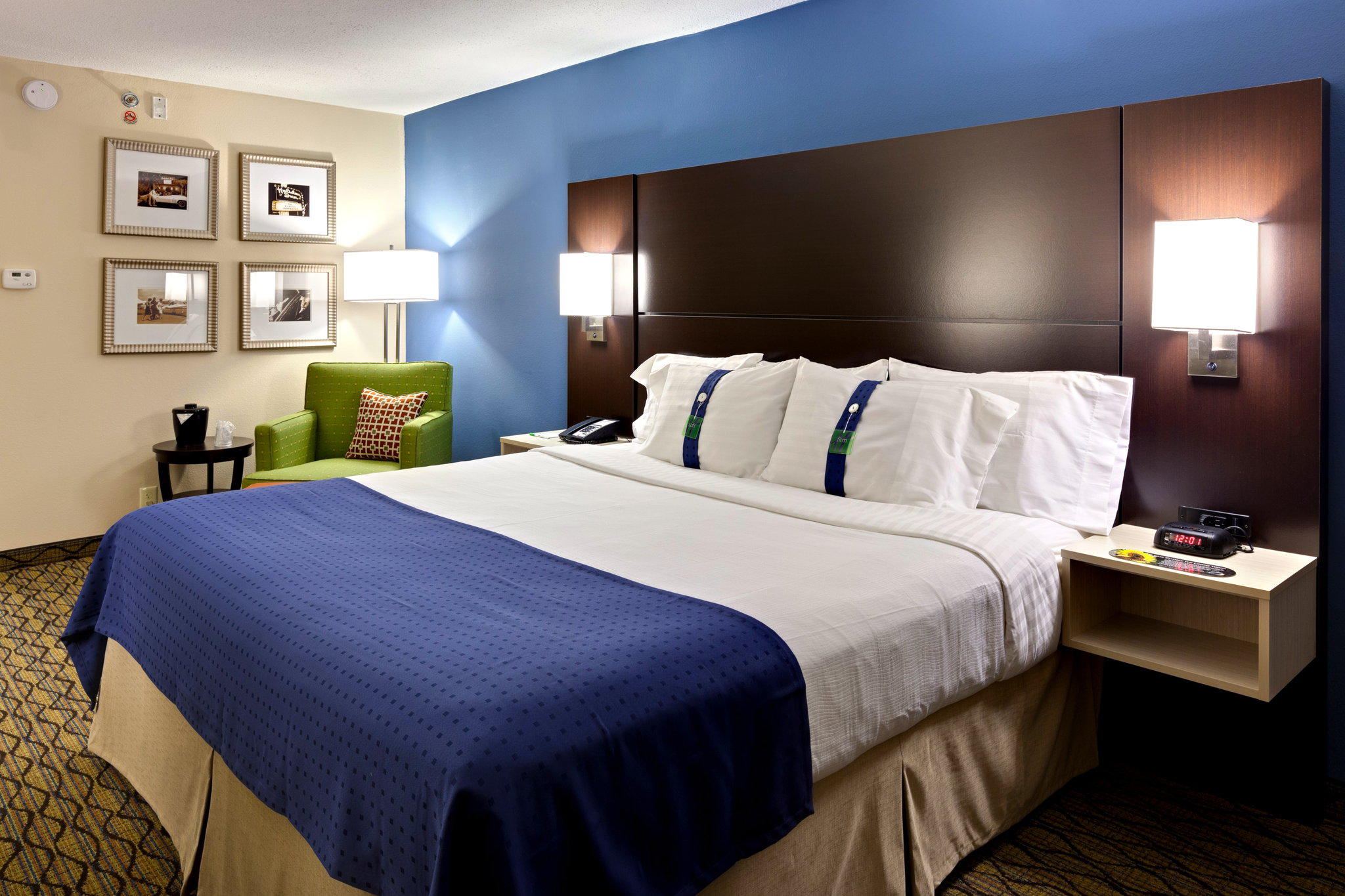 Holiday Inn & Suites Atlanta Airport-North Photo