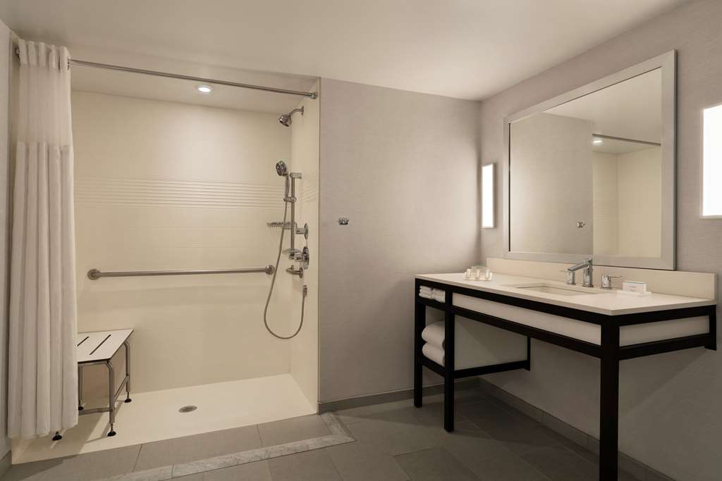 Hilton Garden Inn Springfield, NJ Image