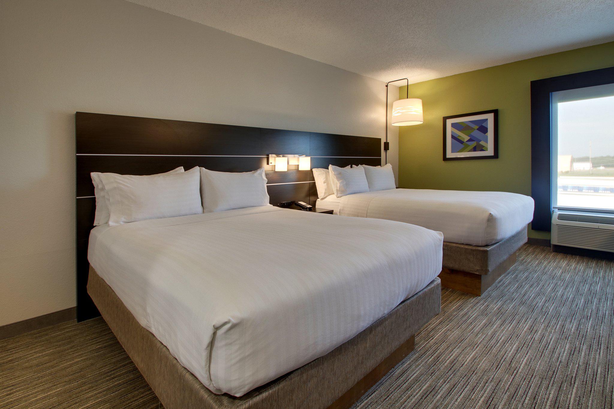 Holiday Inn Express & Suites Lebanon Photo