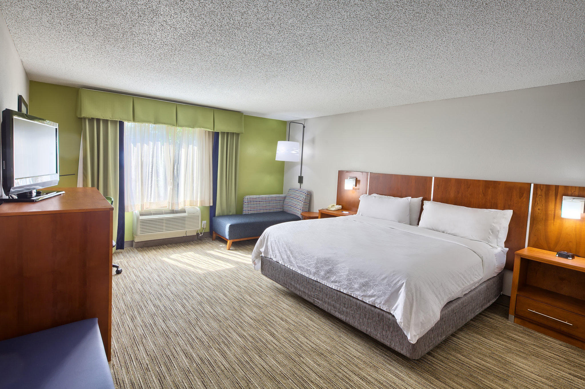 Holiday Inn Express & Suites Raleigh North - Wake Forest Photo