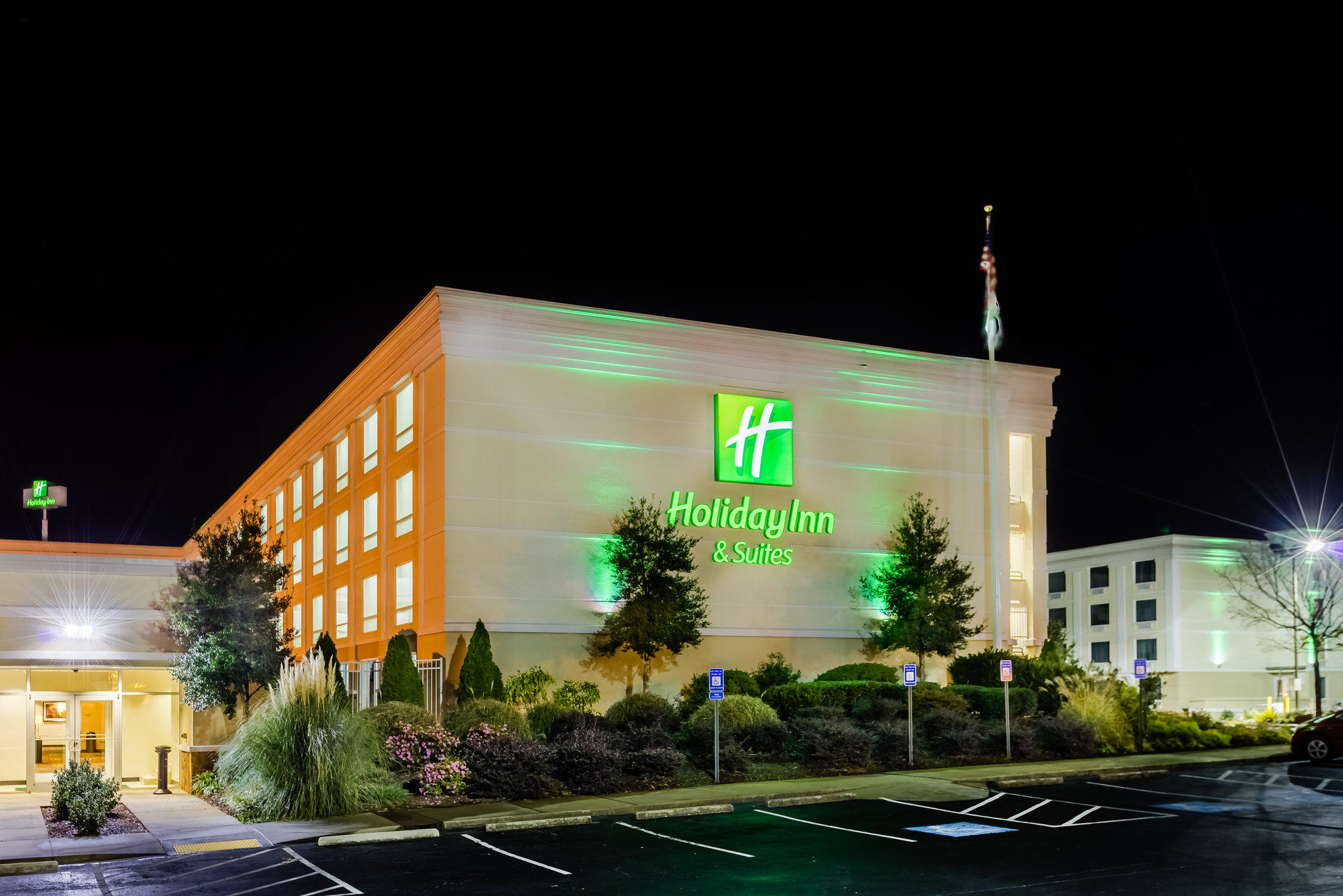 Holiday Inn & Suites Atlanta Airport-North Photo