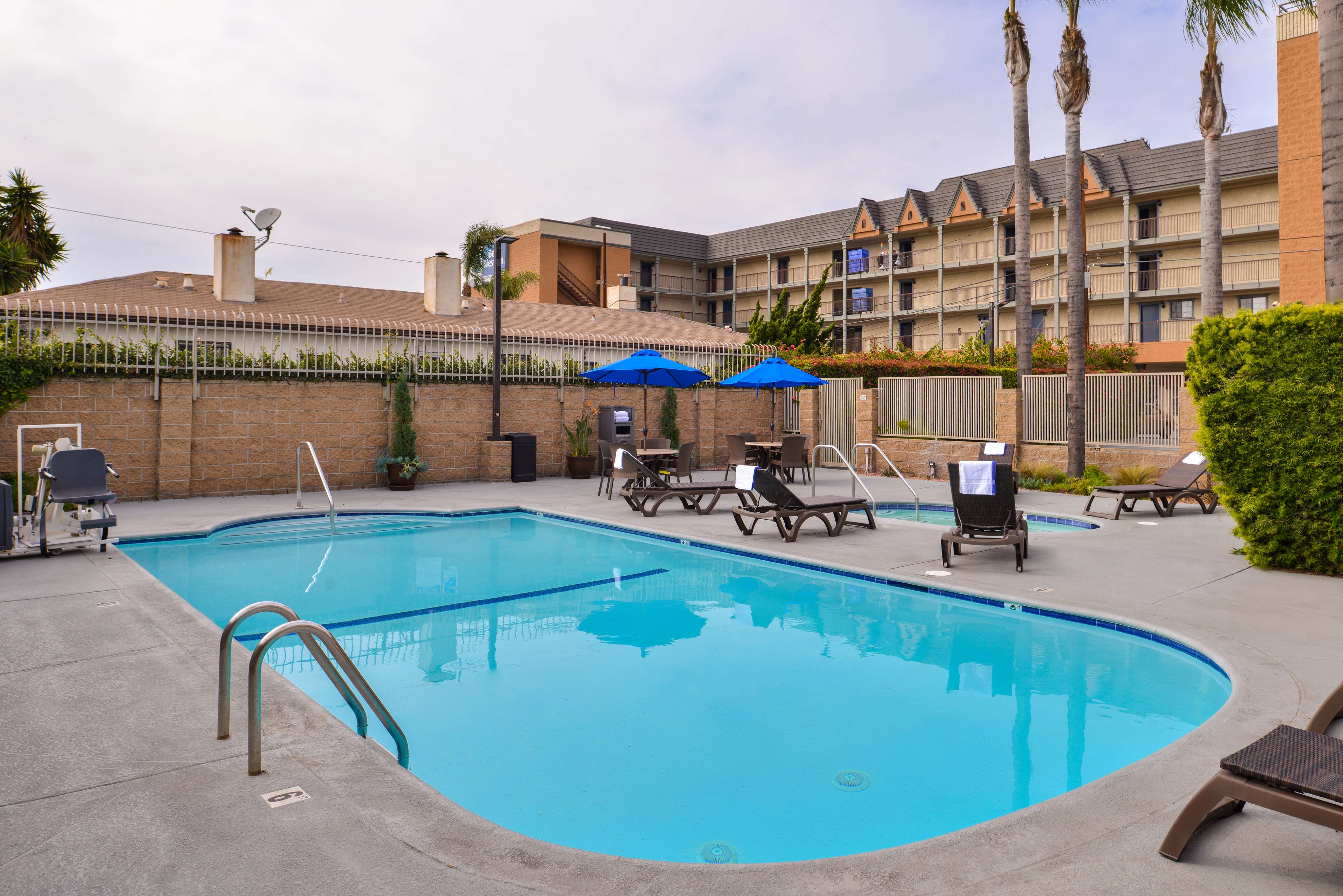 Best Western Airpark Hotel-Los Angeles LAX Airport Photo