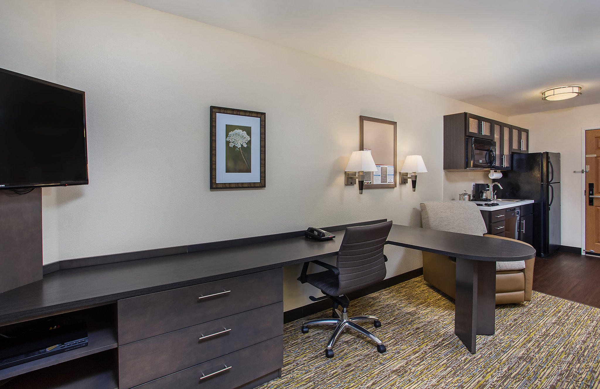 Candlewood Suites Bowling Green Photo