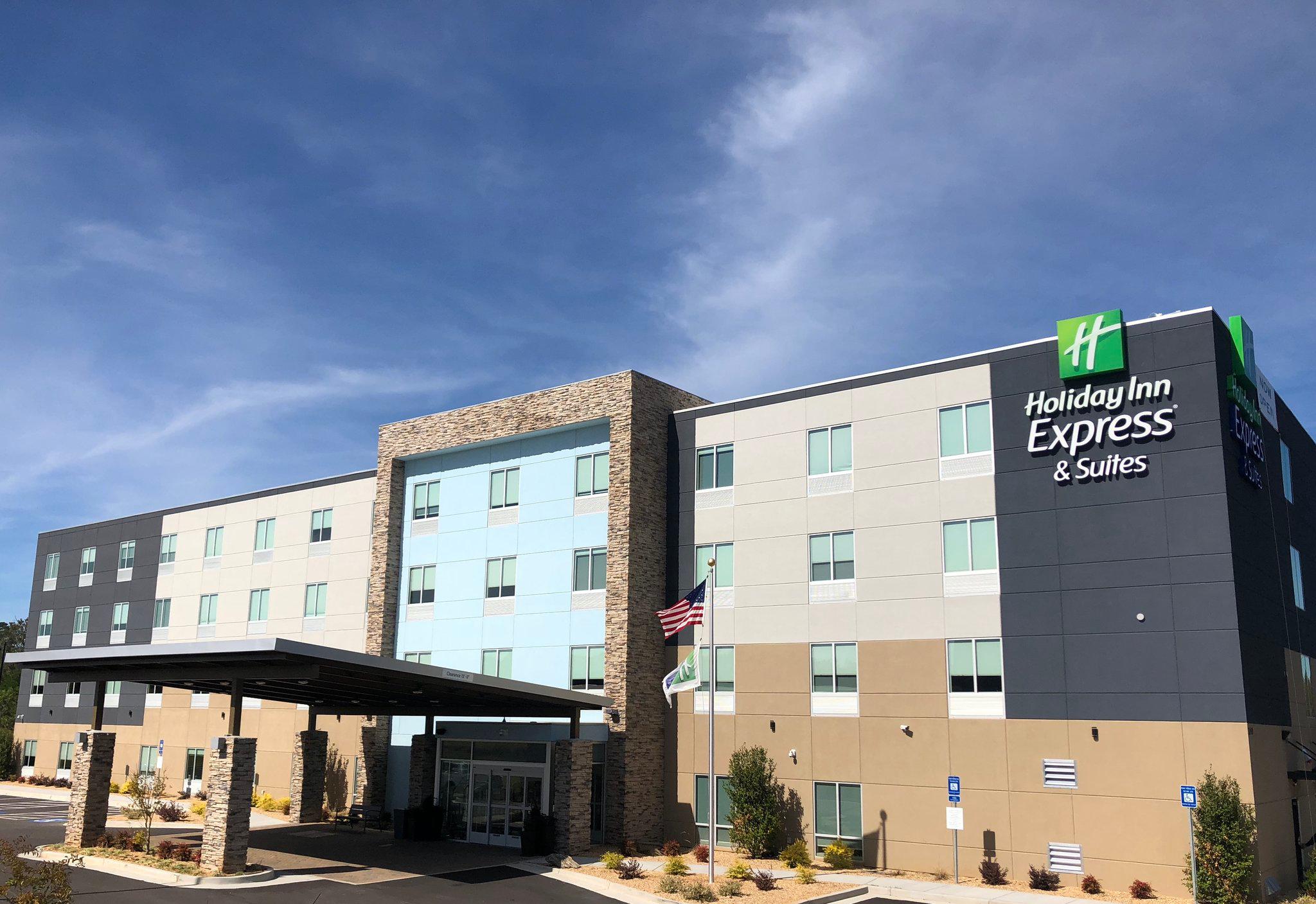 Holiday Inn Express & Suites Macon North Photo