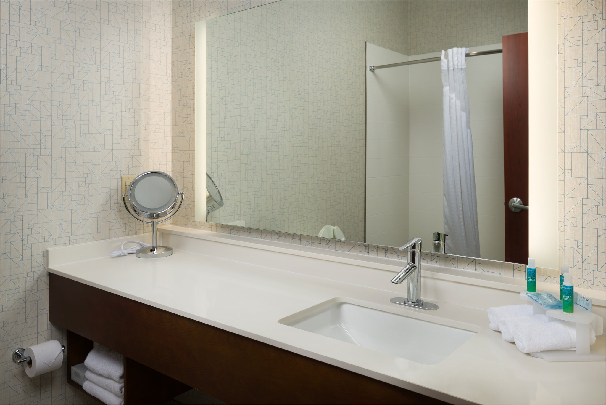 Holiday Inn Express & Suites Independence-Kansas City by IHG Image