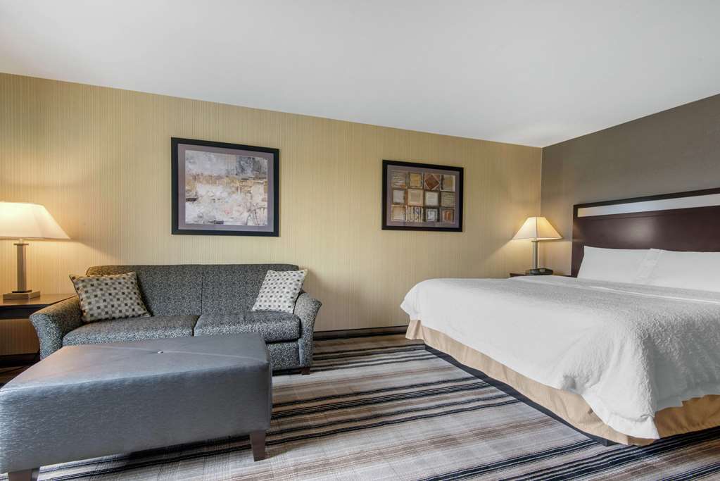 Hampton Inn Meadville Image