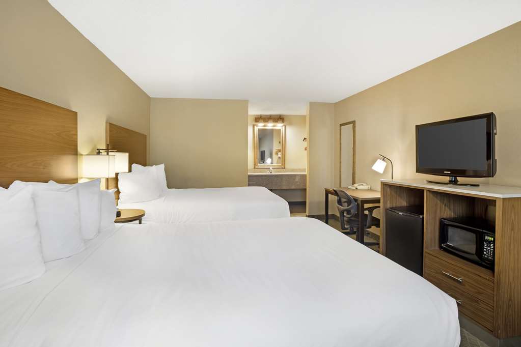 Best Western Shadow Inn Image