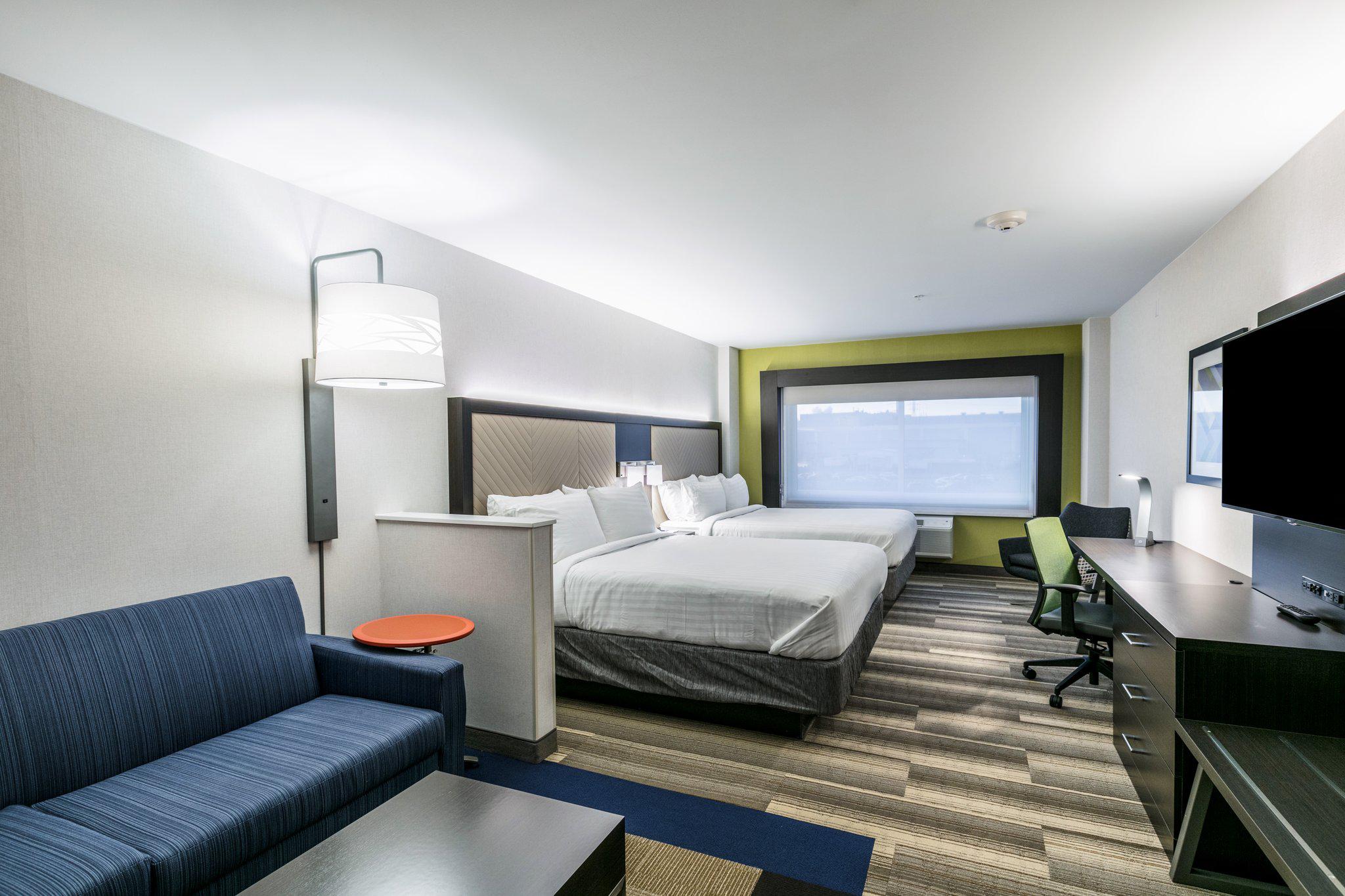 Holiday Inn Express & Suites Jersey City North - Hoboken Photo