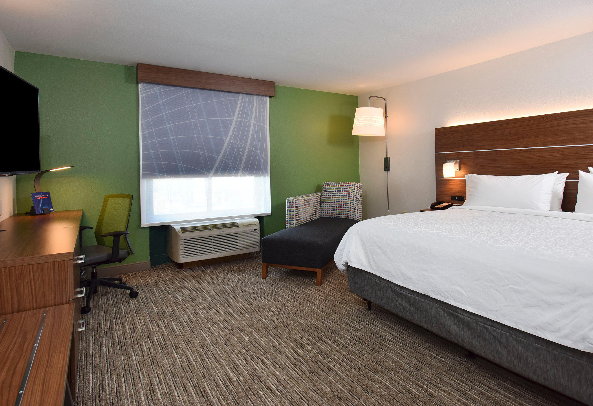 Holiday Inn Express & Suites Selma Photo