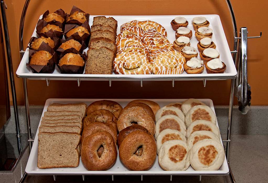 Hampton Inn & Suites Ada Image