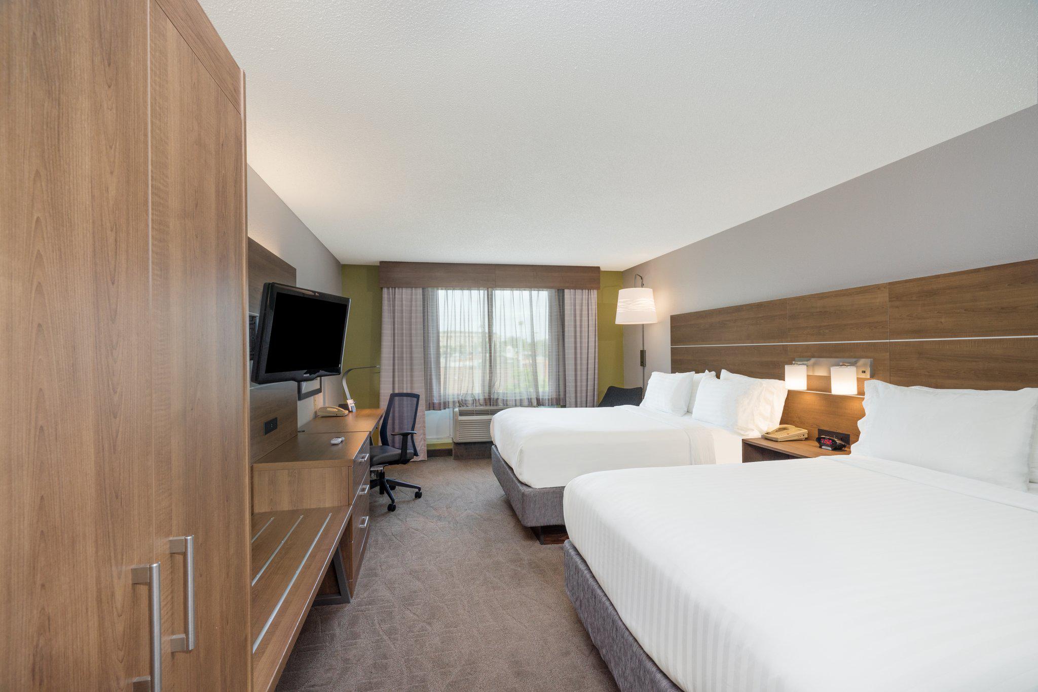 Holiday Inn Express & Suites Frankfort Photo