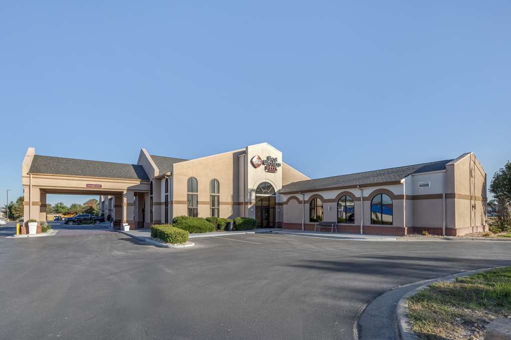 Best Western Plus Sikeston Image