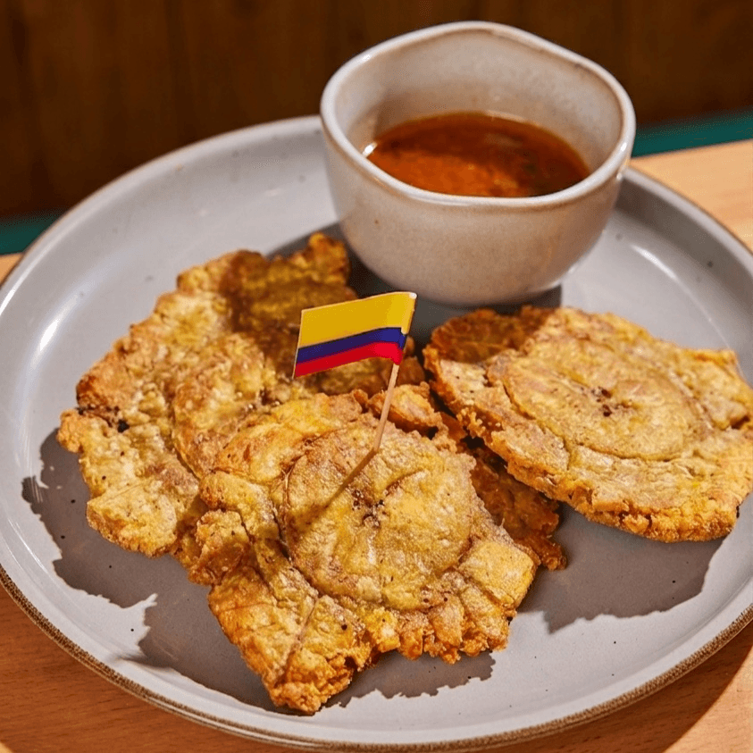 Tostones o arepas con Hogao