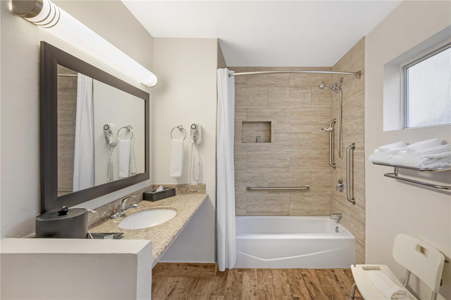 Best Western Kettleman City Inn & Suites Image