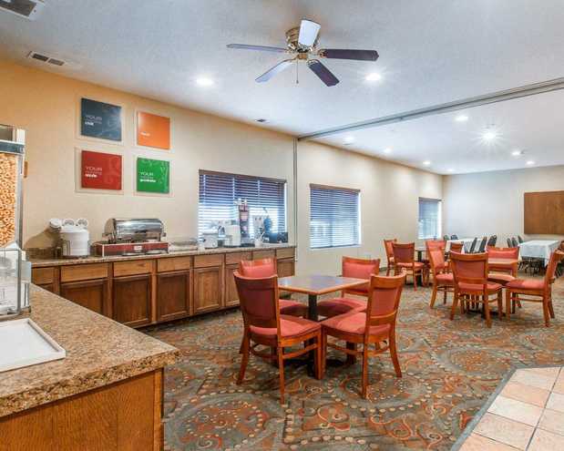 Images Comfort Suites