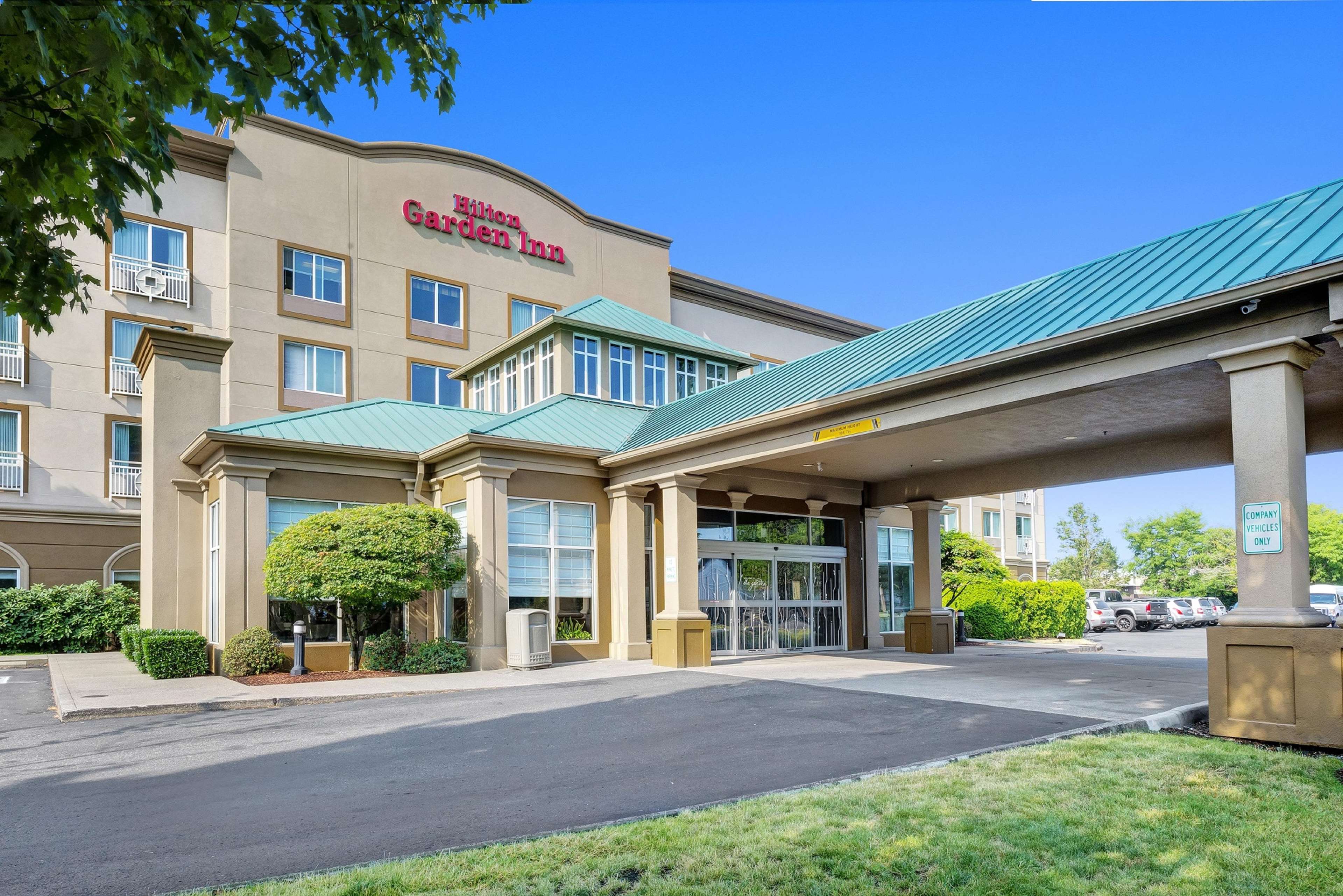 Hilton Garden Inn Portland Airport Photo