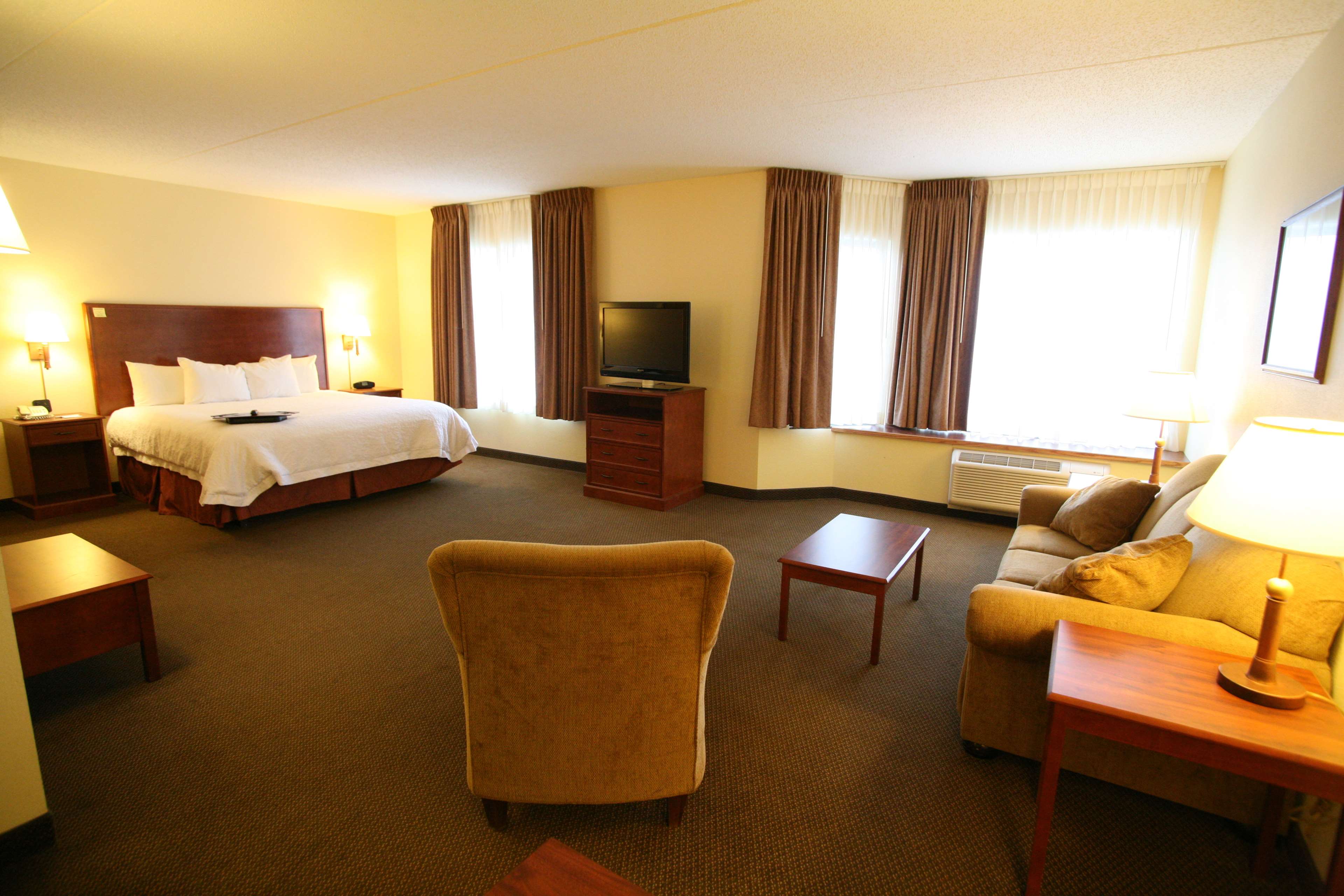 Hampton Inn & Suites Bemidji Photo