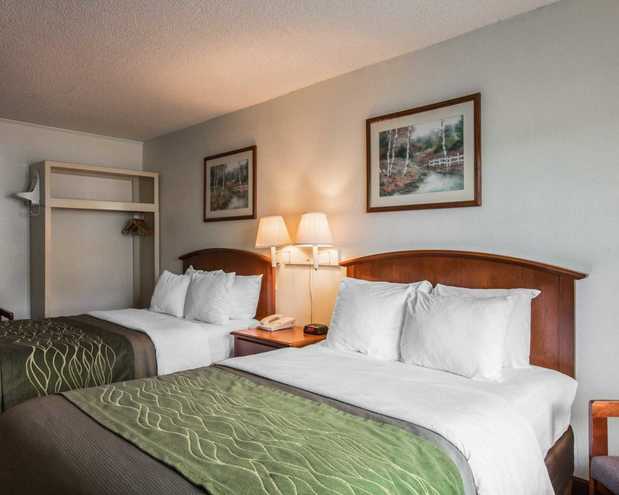Images Rodeway Inn & Suites On The River