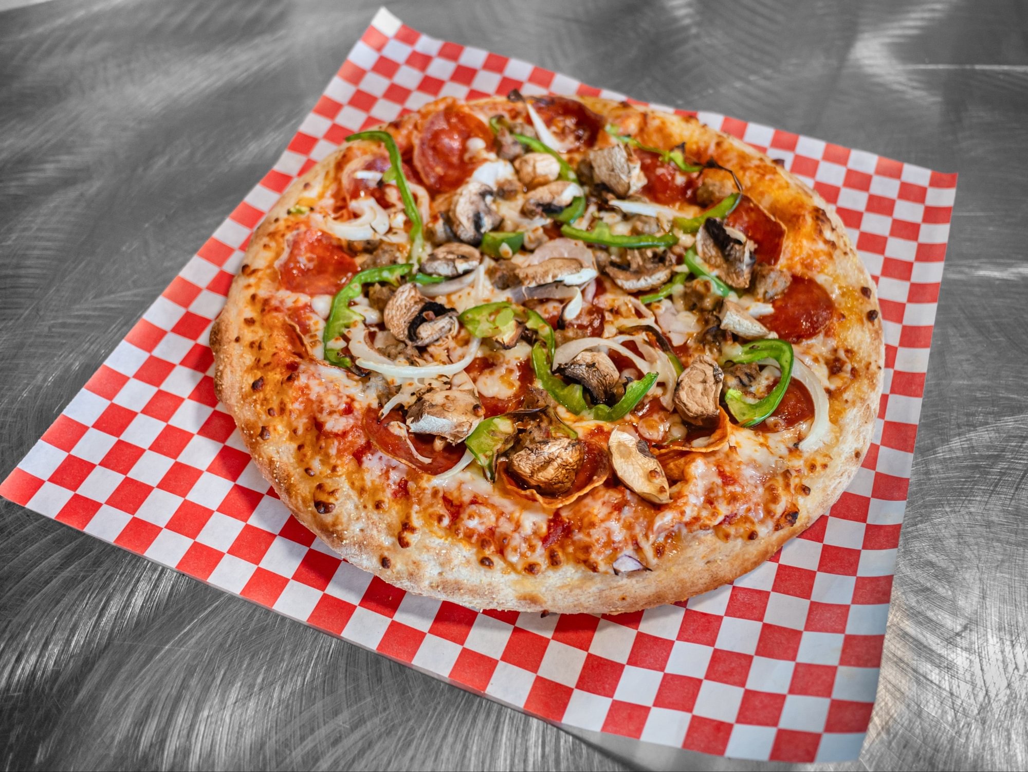 12" Deluxe Pizza