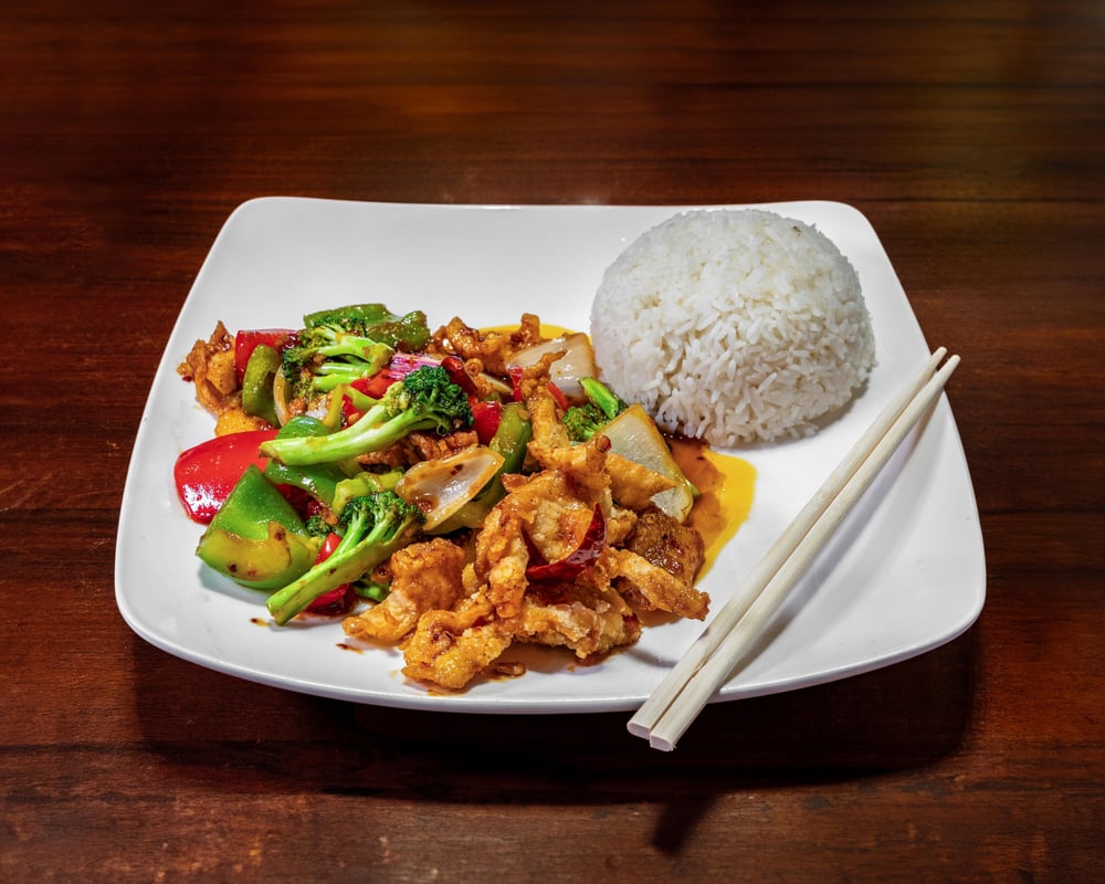 S9. General Tso Chicken Served with Steamed Rice