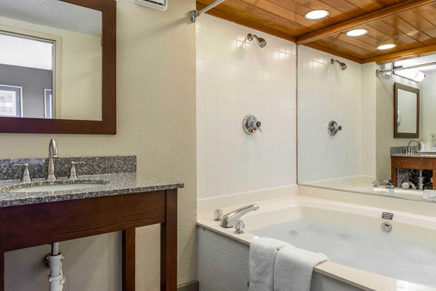 Images Quality Inn & Suites