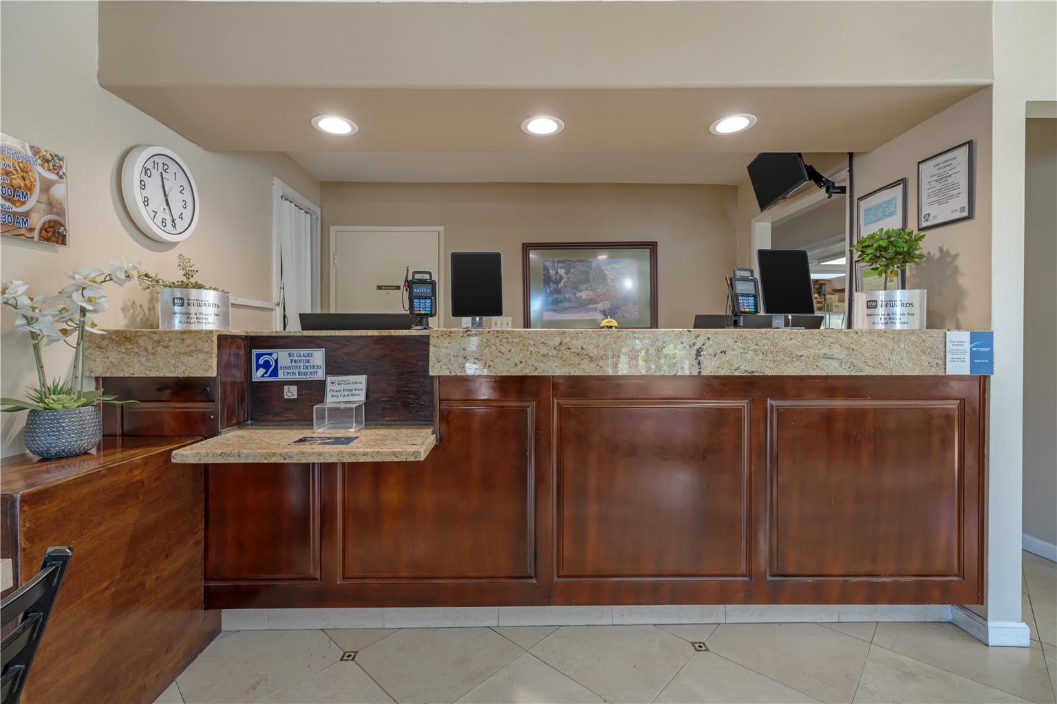 Best Western La Posada Motel Image