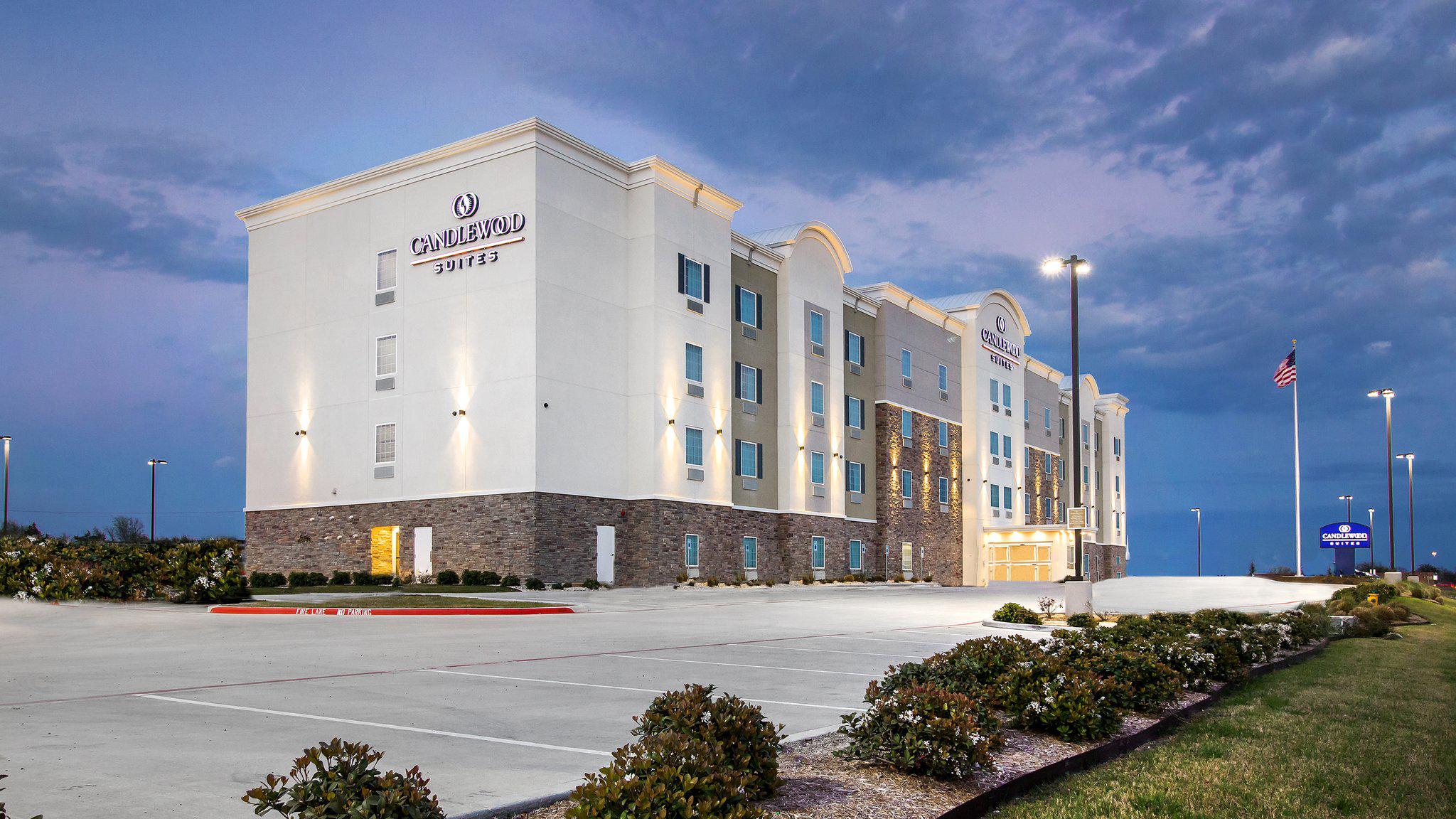 Candlewood Suites Waco Photo