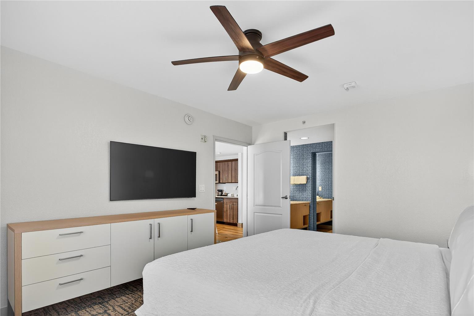 Homewood Suites by Hilton Carlsbad-North San Diego County Image