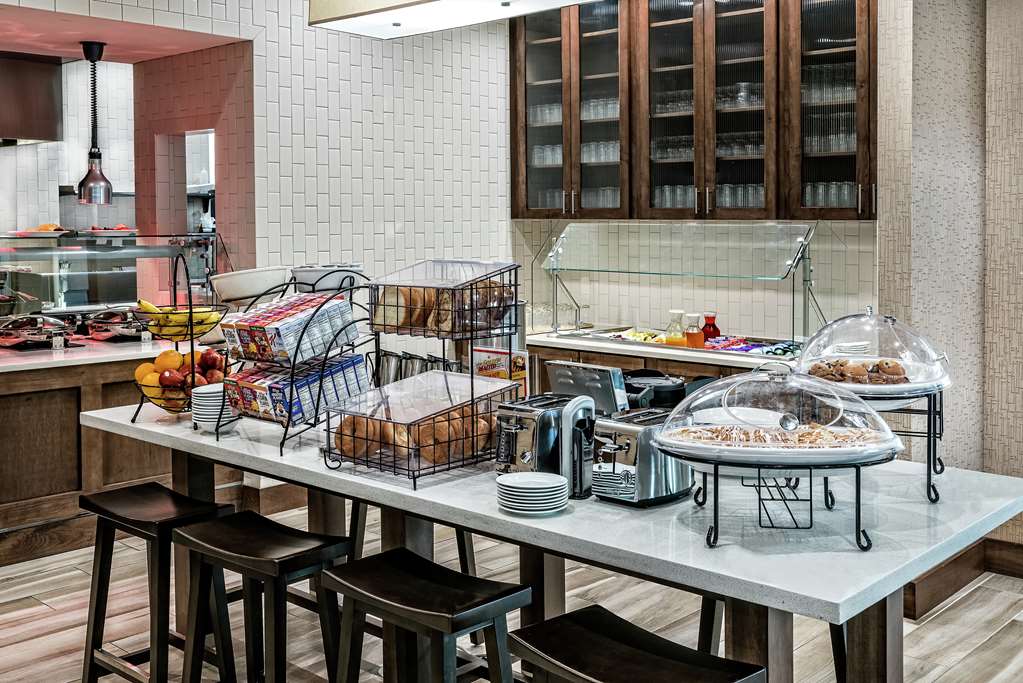 Hilton Garden Inn San Marcos Image