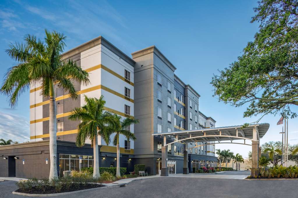 DoubleTree by Hilton Sarasota Bradenton Airport Image