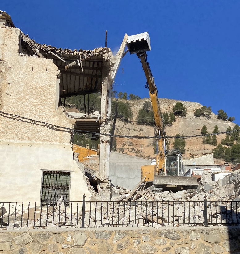 Demoliciones y derribos.