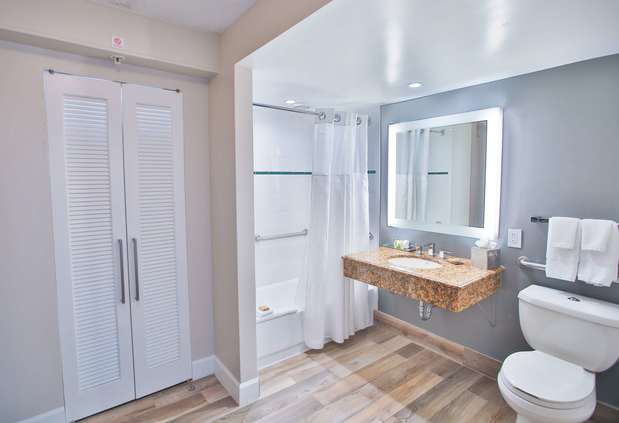 Images Bahia Mar Fort Lauderdale Beach - a DoubleTree by Hilton Hotel