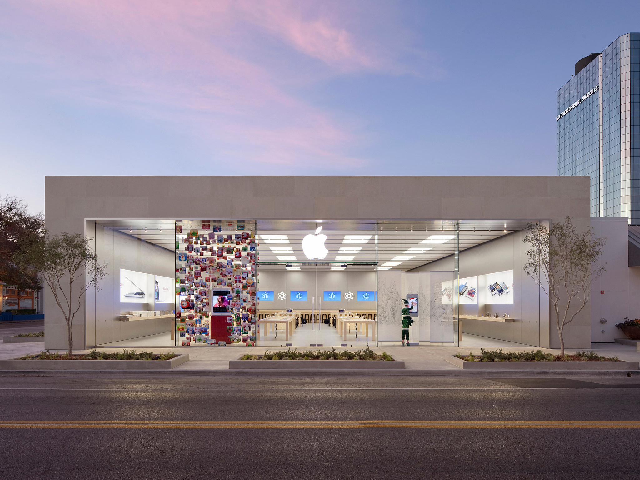 Apple Store, Knox Street in Dallas, TX 2145208532