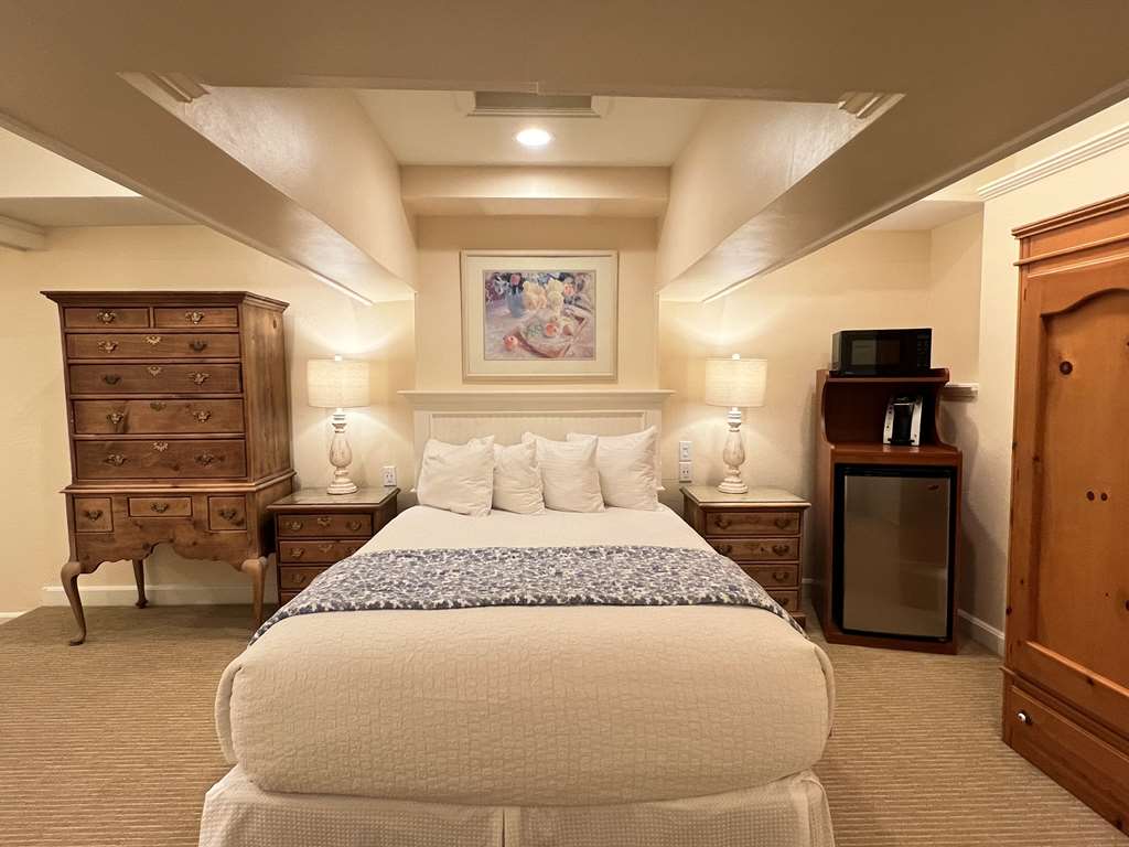 Best Western Grandma's Feather Bed Image