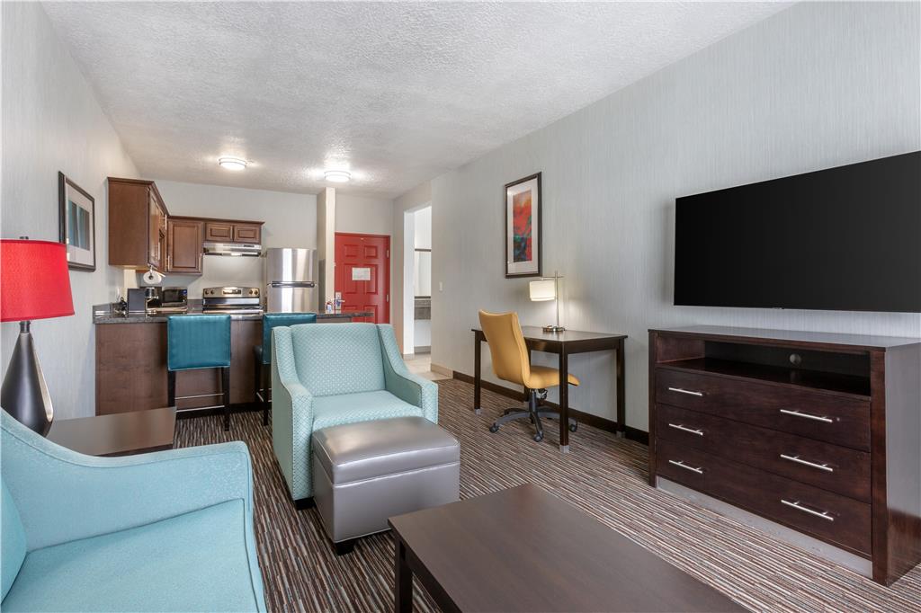 Best Western Plus Gallup Inn & Suites Image