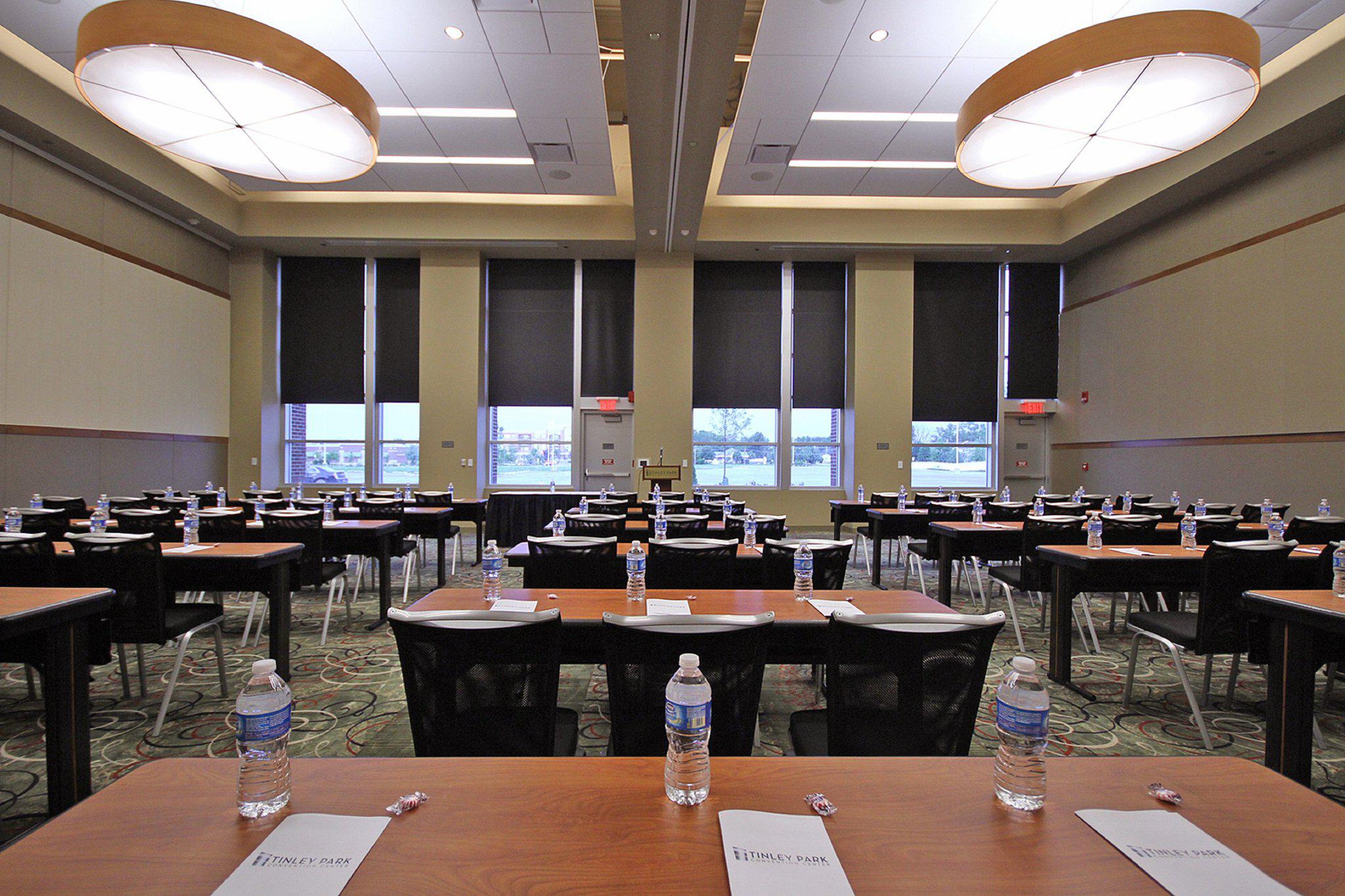 Holiday Inn Chicago-Tinley Park-Conv Ctr Photo