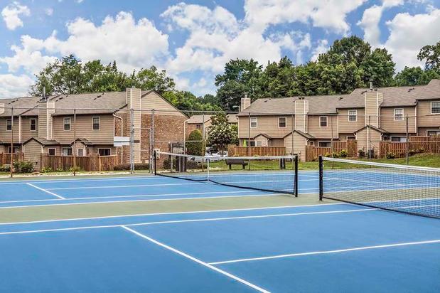 Images Camden Foxcroft Apartments