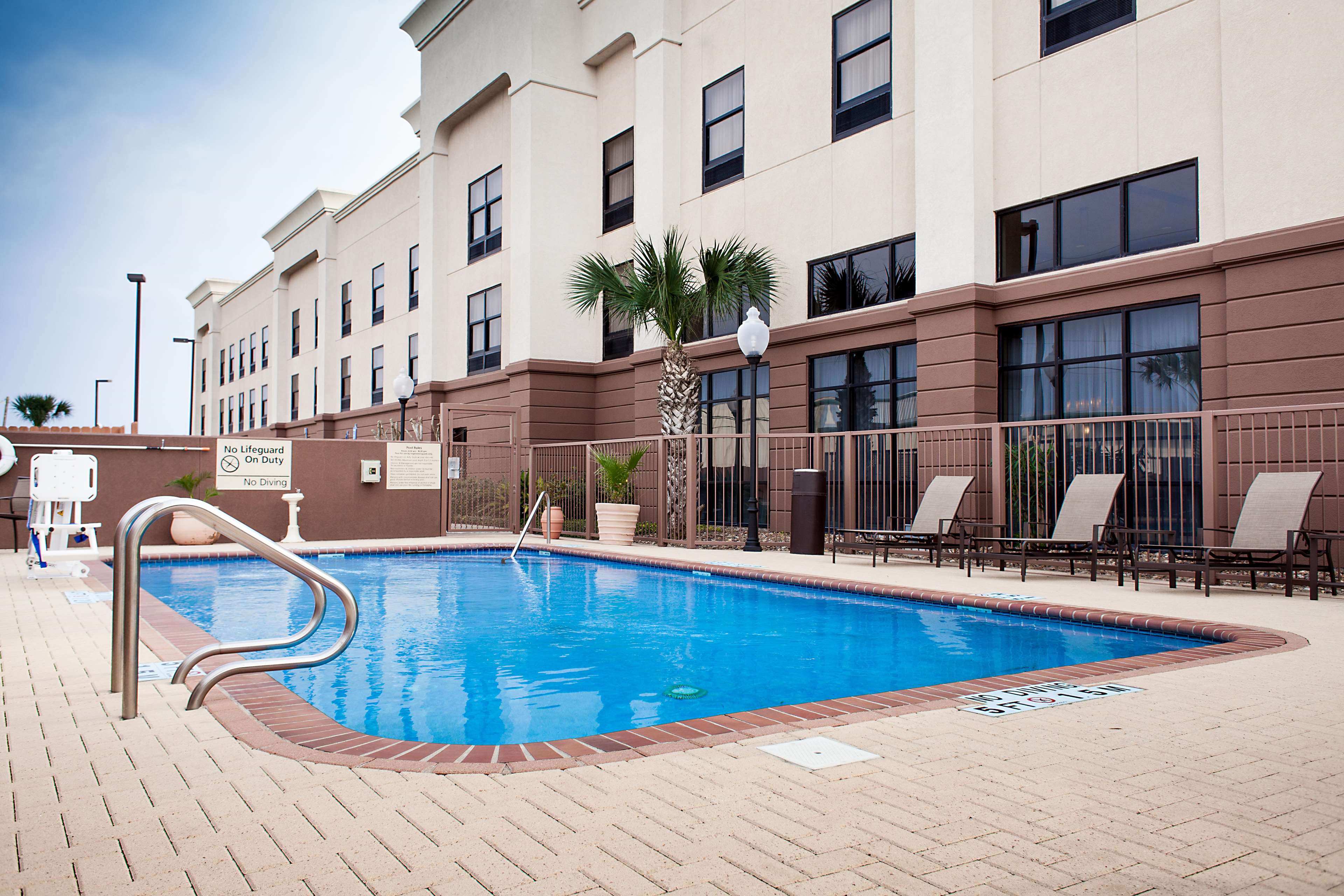 Hampton Inn & Suites Harlingen Photo