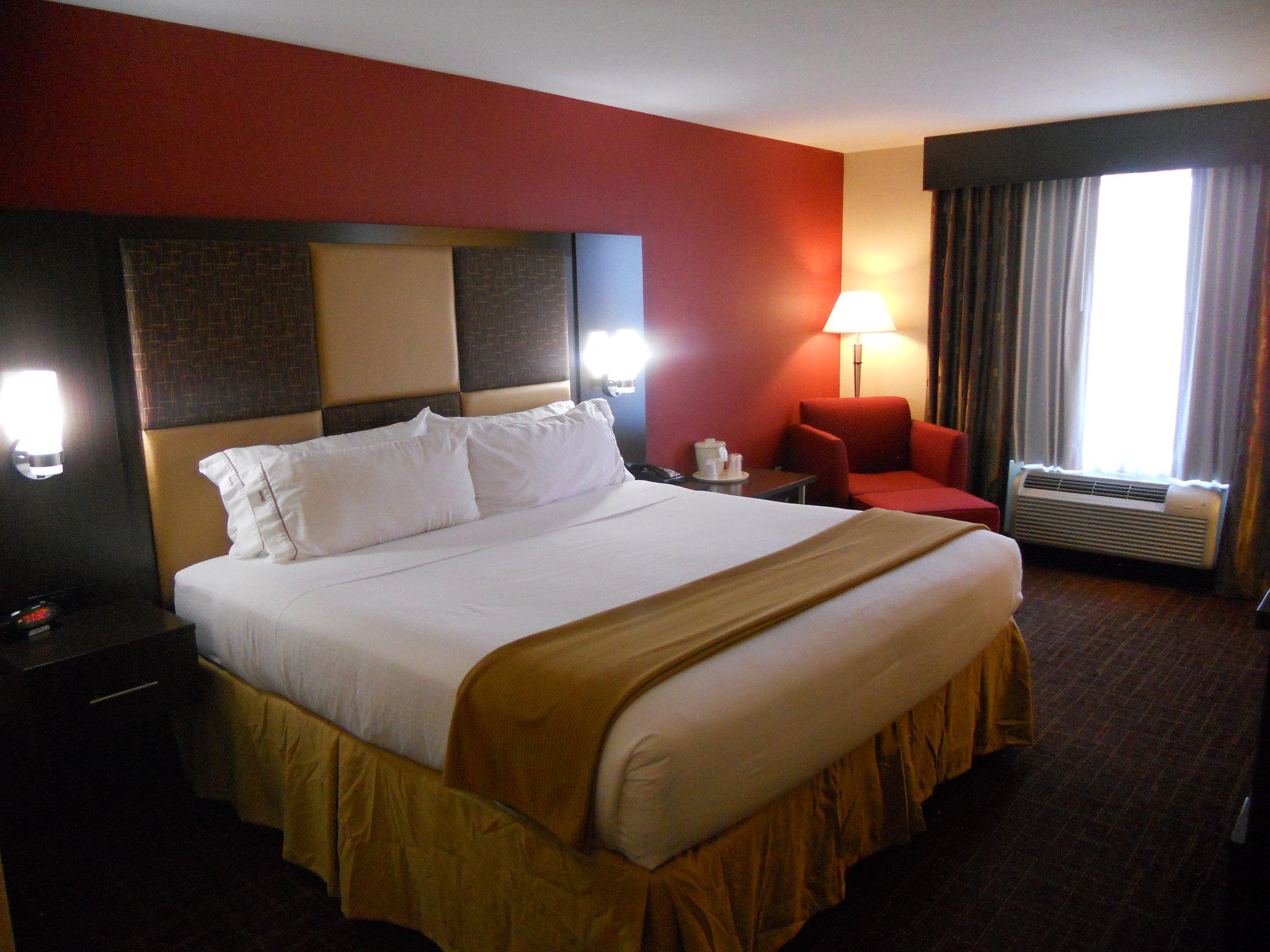 Holiday Inn Express & Suites Greensburg Photo