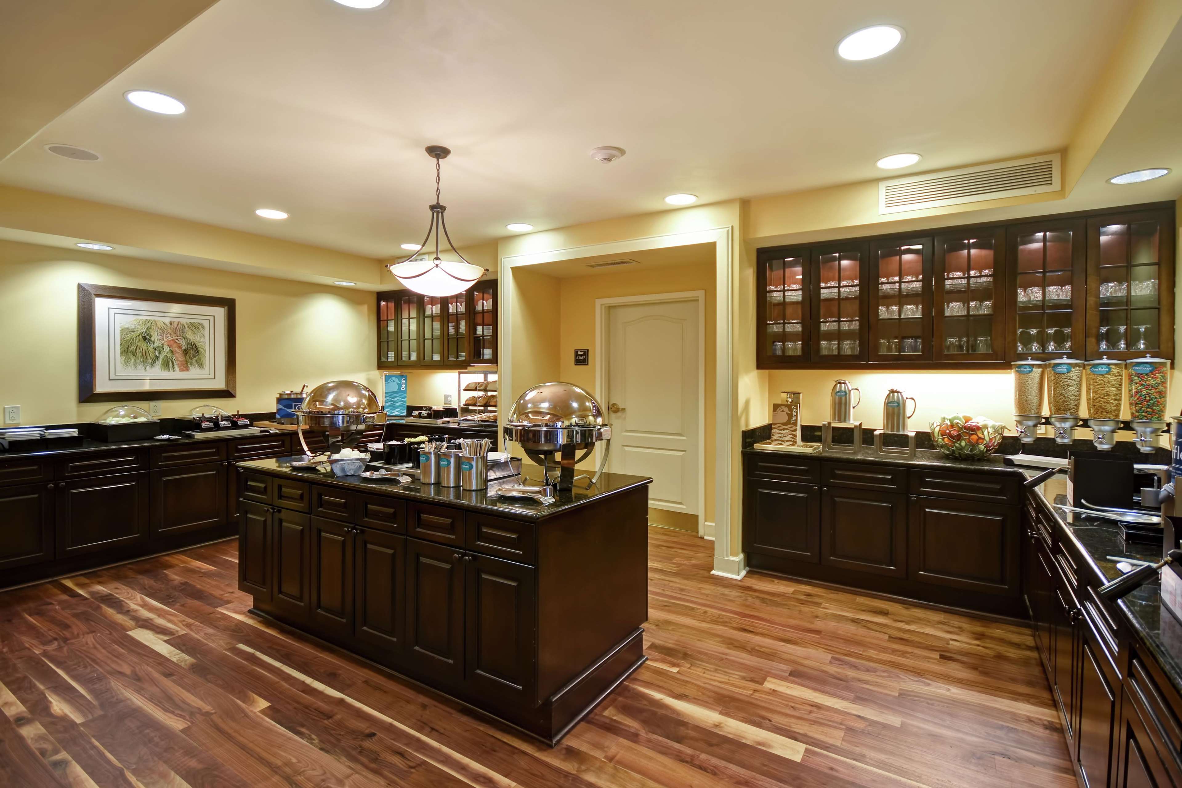 Homewood Suites by Hilton Charleston Airport Photo