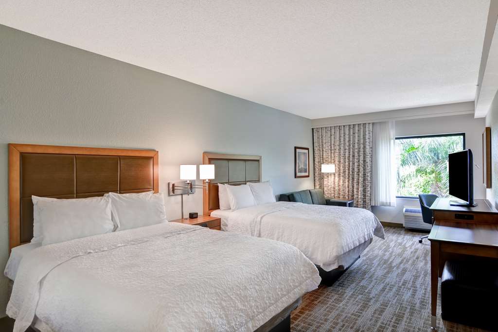 Hampton Inn Palm Beach Gardens Image