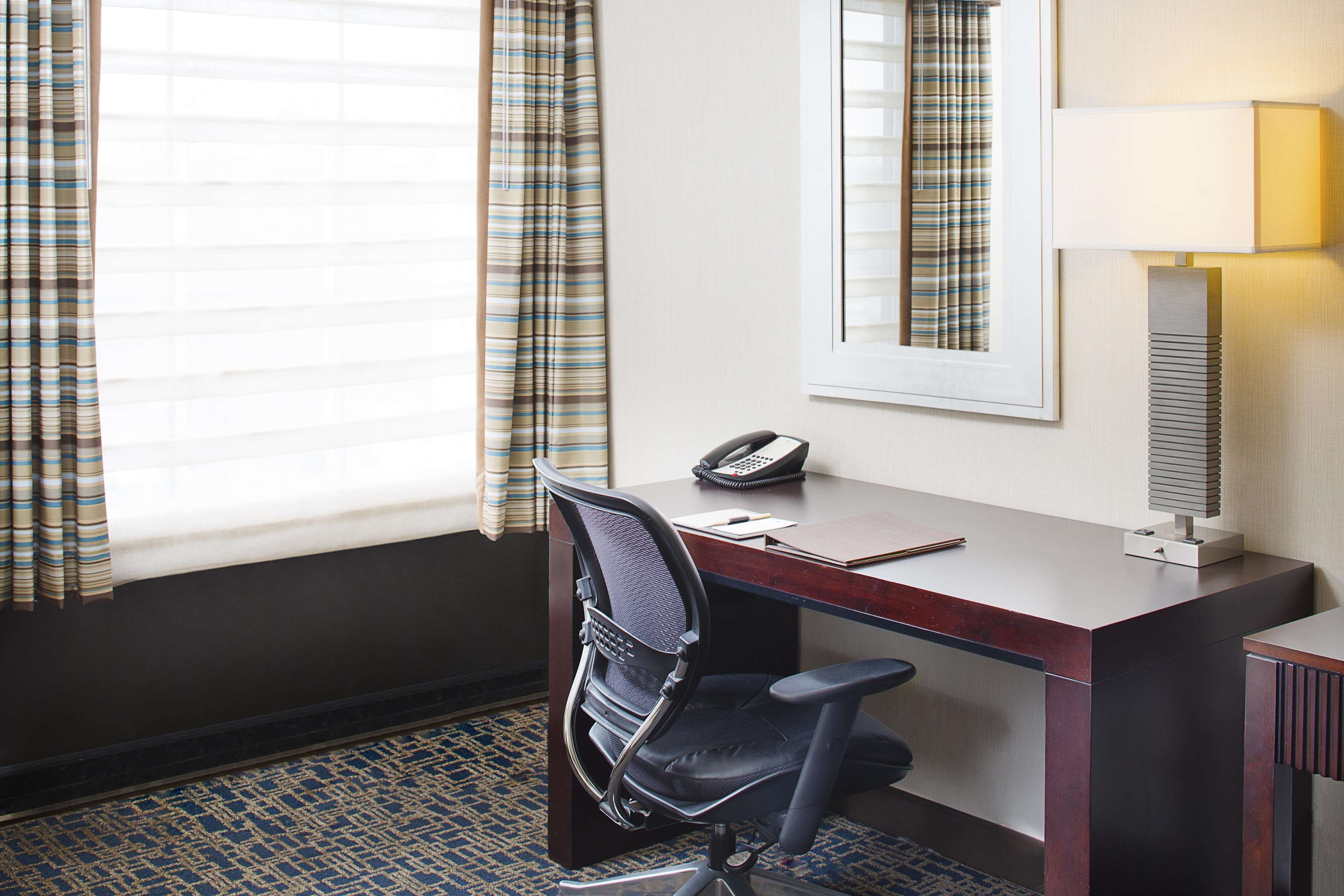 DoubleTree by Hilton Hotel Baltimore - BWI Airport Photo