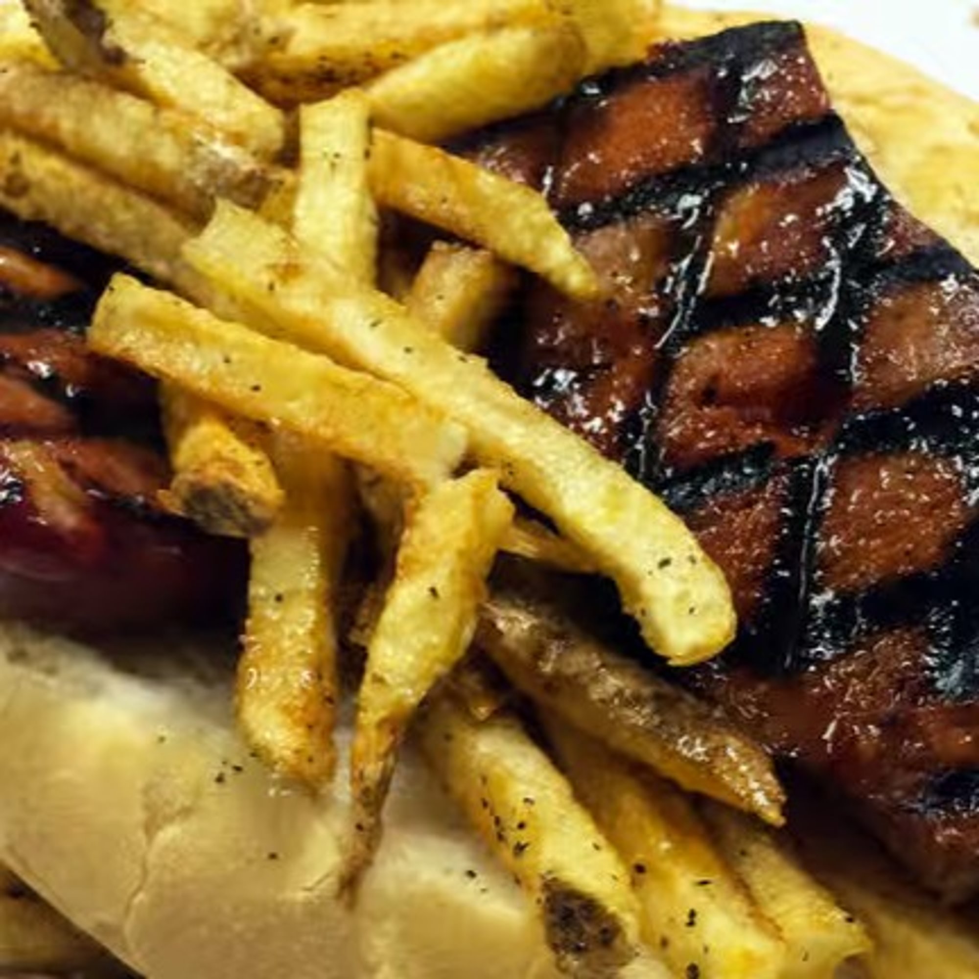 Chourico & chips sandwich